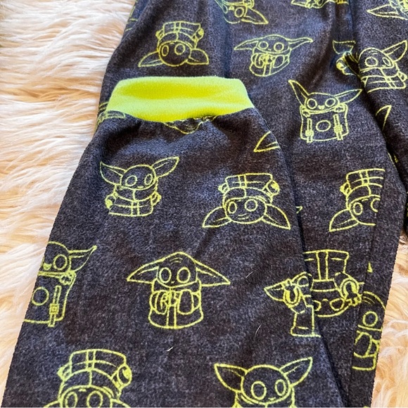 Star Wars Grogu Kids Pajamas with Green Character Print - Picture 5 of 10
